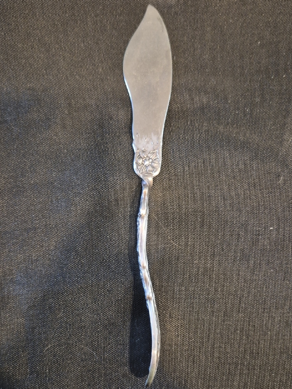 Oxford Silver Plate Narcissus  Butter Knife with Decorative Handle